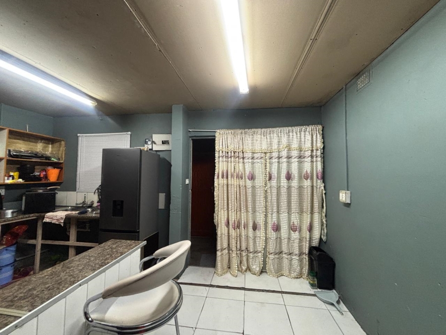 7 Bedroom Property for Sale in Beverly Park Western Cape